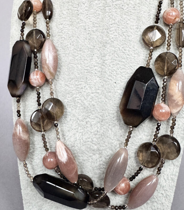 AGATE AND SMOKY QUARTZ BEADS